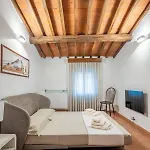 Penthouse With Private Elevator In The Historic Center *