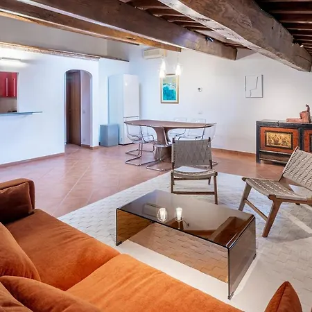 Penthouse With Private Elevator In The Historic Center アパート