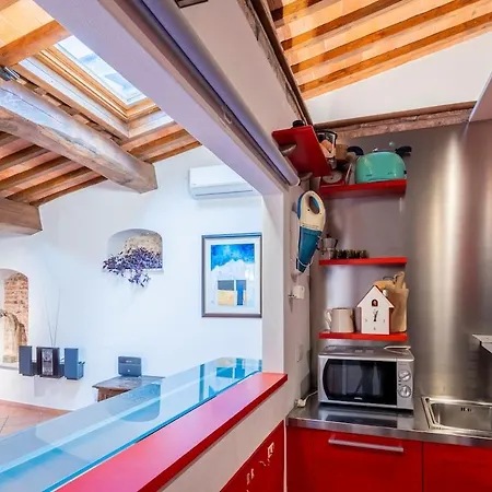アパート Penthouse With Private Elevator In The Historic Center ピエトラサンタ
